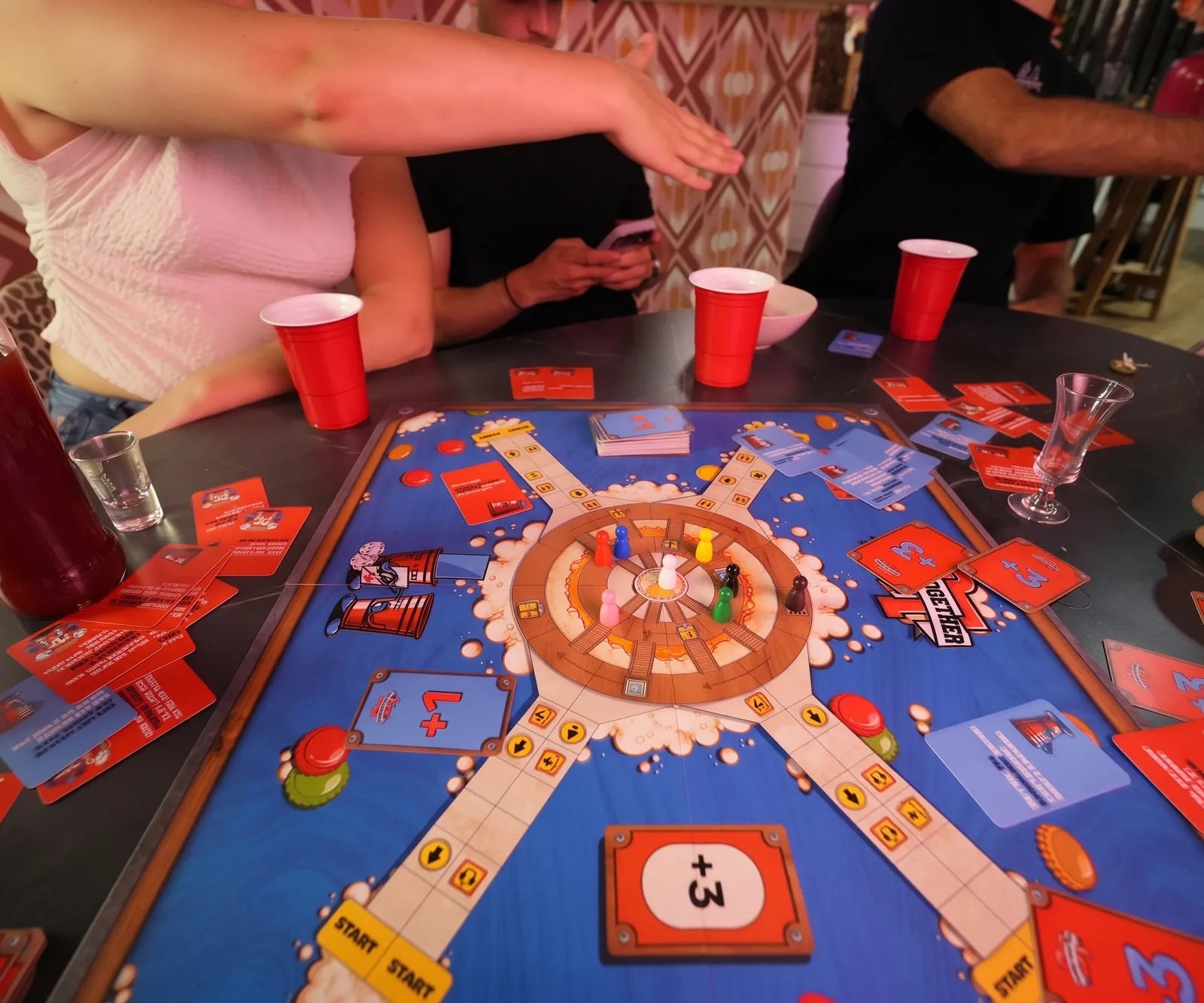Spelbord van bovenaf tijdens een potje